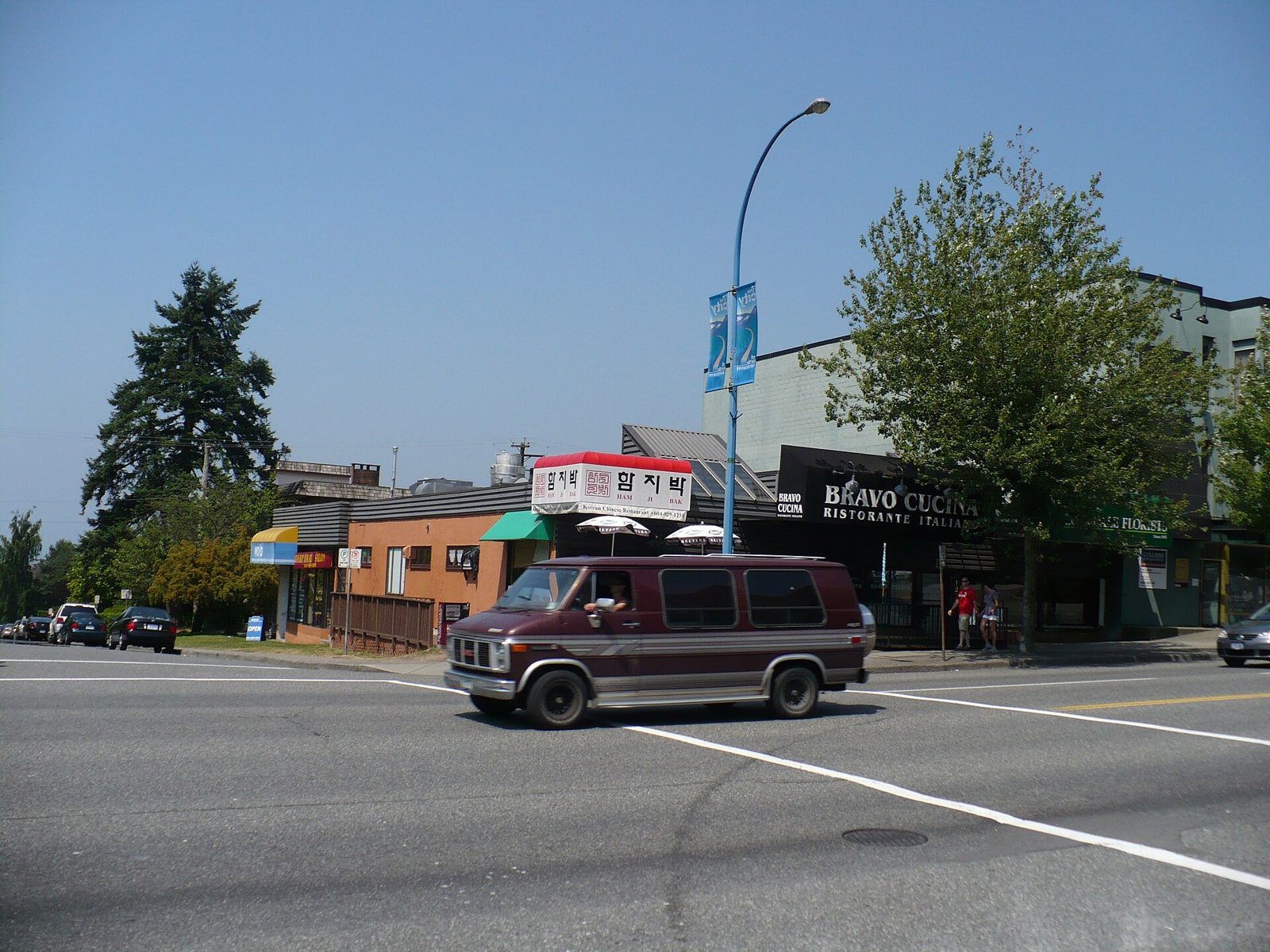Lonsdale Avenue, North Vancouver - panoramio