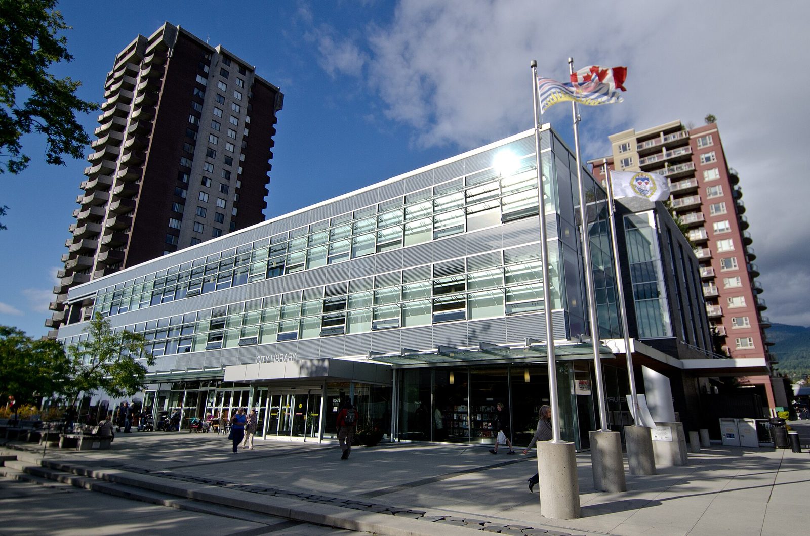 North Vancouver City Library - panoramio